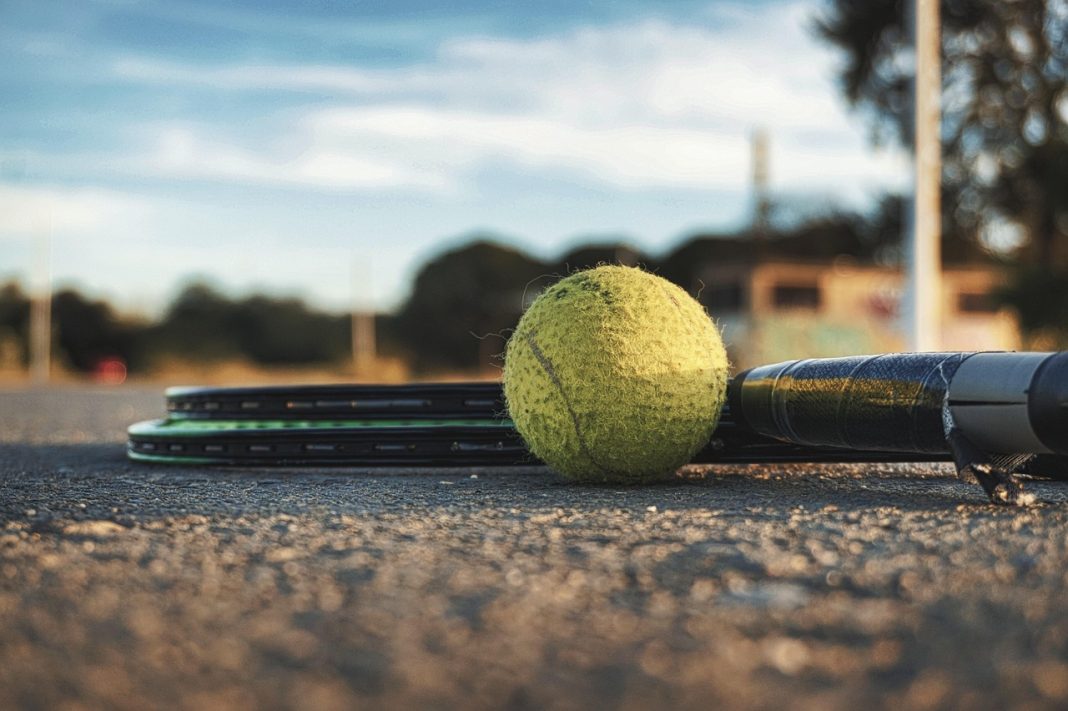 cat dureaza un meci de tenis